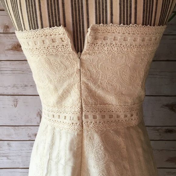 WHBM Strapless White Lace Dress Size 6 - Picture 5 of 10